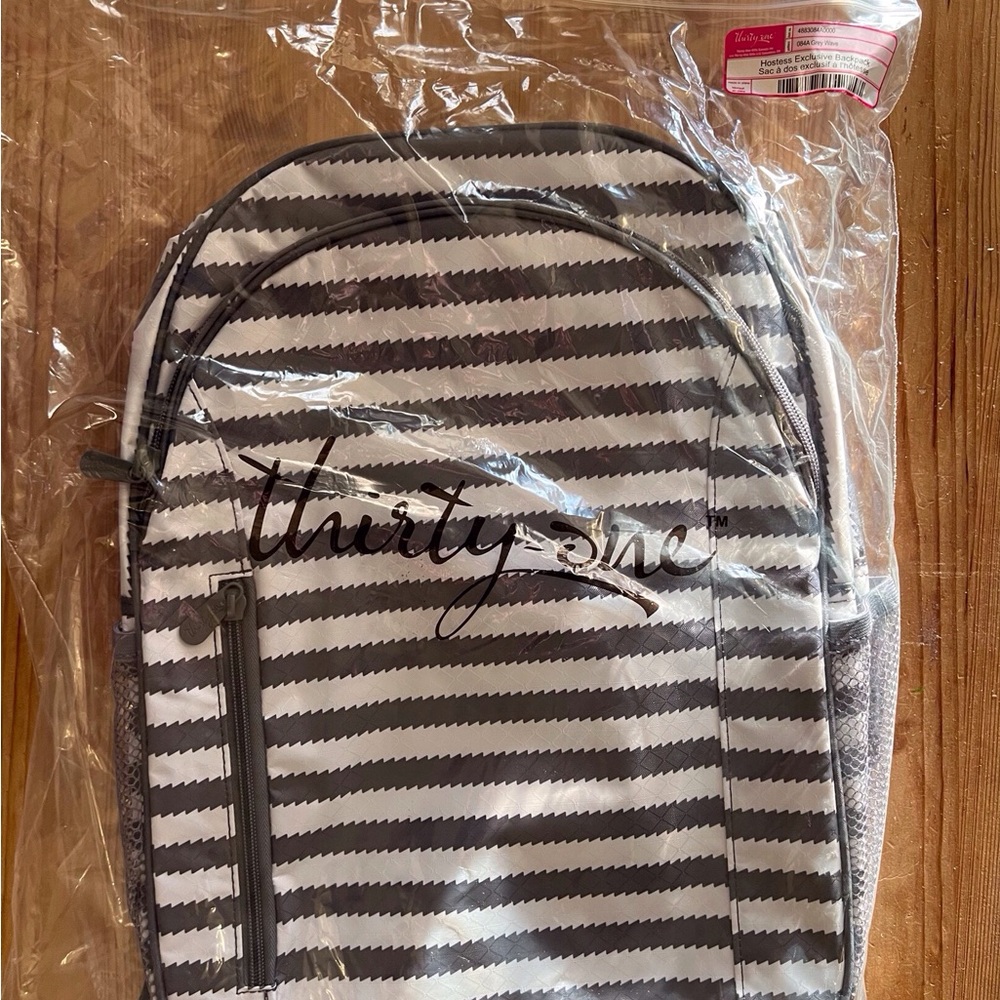 Thirty One Hostess Exclusive Backpack- Grey Wave - Retired
